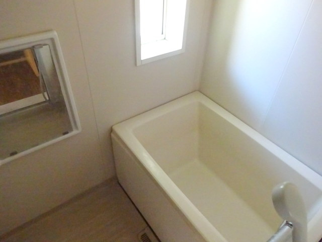 シティハイムクレイドルの浴室|★窓もあってうれしい浴室★