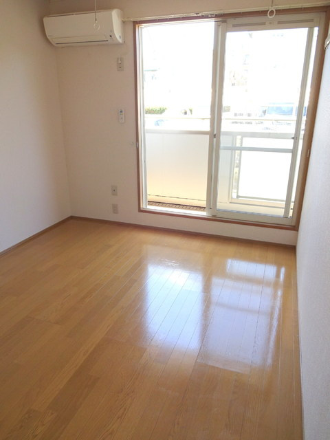 シティハイムクレイドルの居間・リビング|★明るい洋室です★