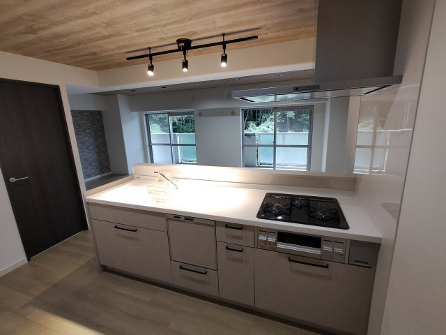 サーパス新下関Ⅰ405号のキッチン|お料理しやすいキッチンです