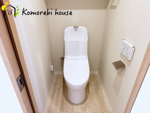 ワコーレロイヤルガーデン北本F棟のトイレ|温水洗浄付きトイレです