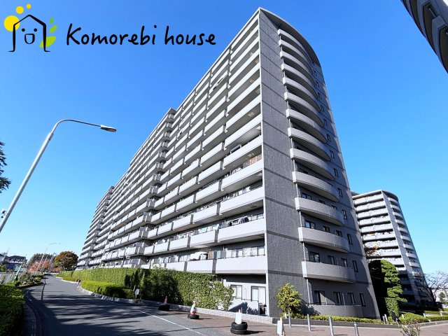 ワコーレロイヤルガーデン北本F棟の外観|存在感がある外観です