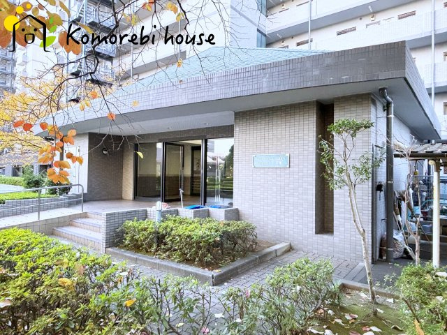 ワコーレロイヤルガーデン北本F棟のエントランス|F号棟のエントランスです