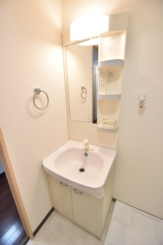 大阪市都島区都島南通２丁目の賃貸マンションの洗面所