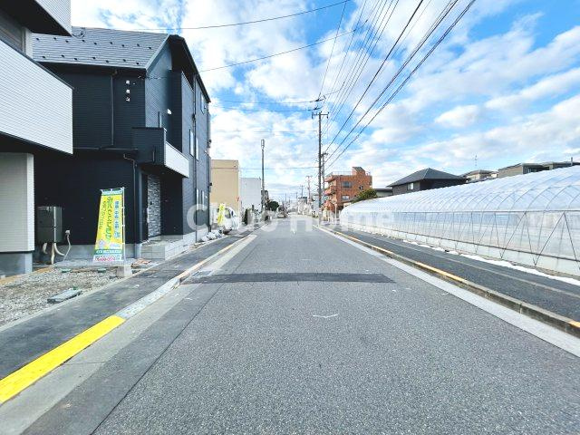 江戸川区鹿骨1丁目新築分譲住宅の前面道路含む現地写真|全面道路