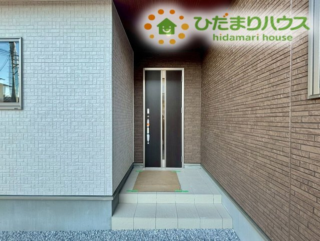 熊谷市新堀　新築一戸建て　ブルーミングガーデン　01のエントランス