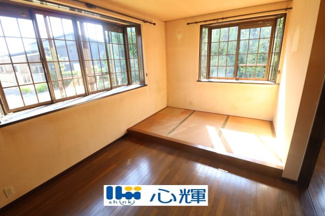 【居間・リビング】 | 宇部市大字東岐波 5LDK／2階建