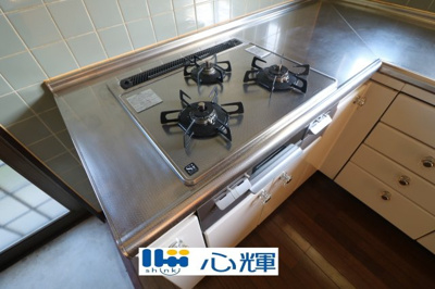 【キッチン】 | 宇部市大字東岐波 5LDK／2階建 | コンロ（プロパンガス）