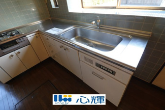 【キッチン】 | 宇部市大字東岐波 5LDK／2階建 | 食器乾燥機付属です。