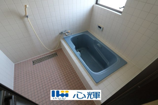 【浴室】 | 宇部市大字東岐波 5LDK／2階建 | エコキュート設置済み