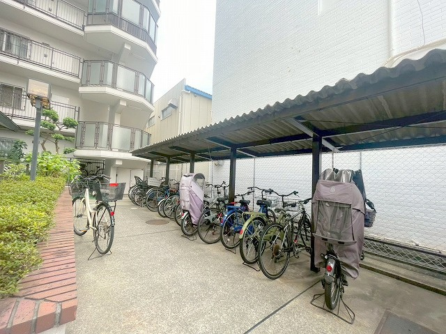 ジィーベェント旭のロビー