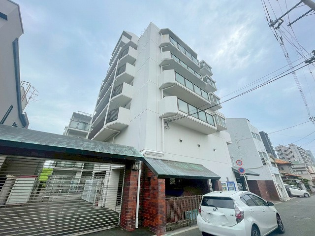 ジィーベェント旭の外観