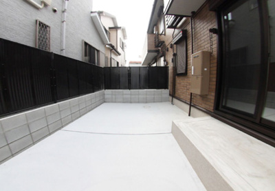 【バルコニー】 | JIN輝B棟 | 開放的で明るい空間を演出してくれるバルコニーです