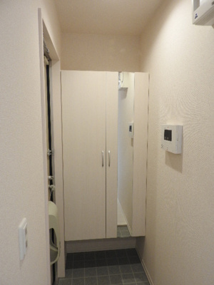 【玄関】 | JIN輝B棟