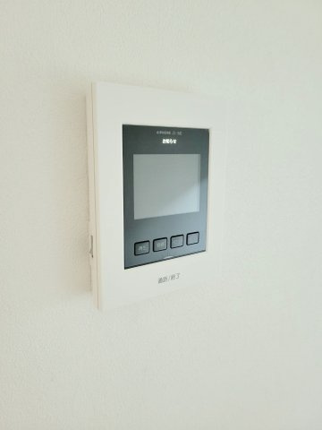 ライオンズマンション豊島園第2の設備|インターホンの映像で来訪者の声と顔を確認後鍵を解錠することができるTVモニター付きインターホン完備