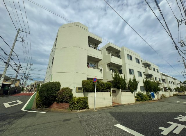 ライオンズマンション豊島園第2の外観|―新規リフォームマンション―
ライオンズマンション豊島園第2
リフォーム完了につきお気軽にご見学いただけます
ご見学・詳細についてはお気軽に城北不動産までお問い合わせください♪