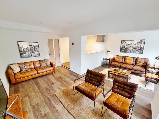 ライオンズマンション豊島園第2の居間・リビング|和室から新たに広々としたLDKに間取りを変更し快適な居住空間を実現いたしました
室内全てフローリング・クロス張替し美しく新たに生まれ変わり快適に新生活をスタートいただけます