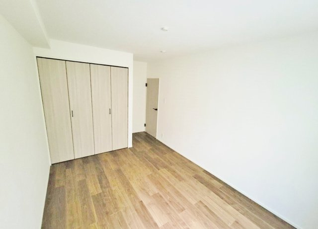 ライオンズマンション豊島園第2の洋室|約6.0帖洋室①
広さがしっかりと確保されたプライベート空間
お部屋でのお時間も心地よくお過ごしいただけます