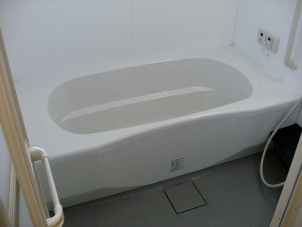 岸和田市磯上町２丁目のハイツの浴室|コンパクトで使いやすいお風呂です