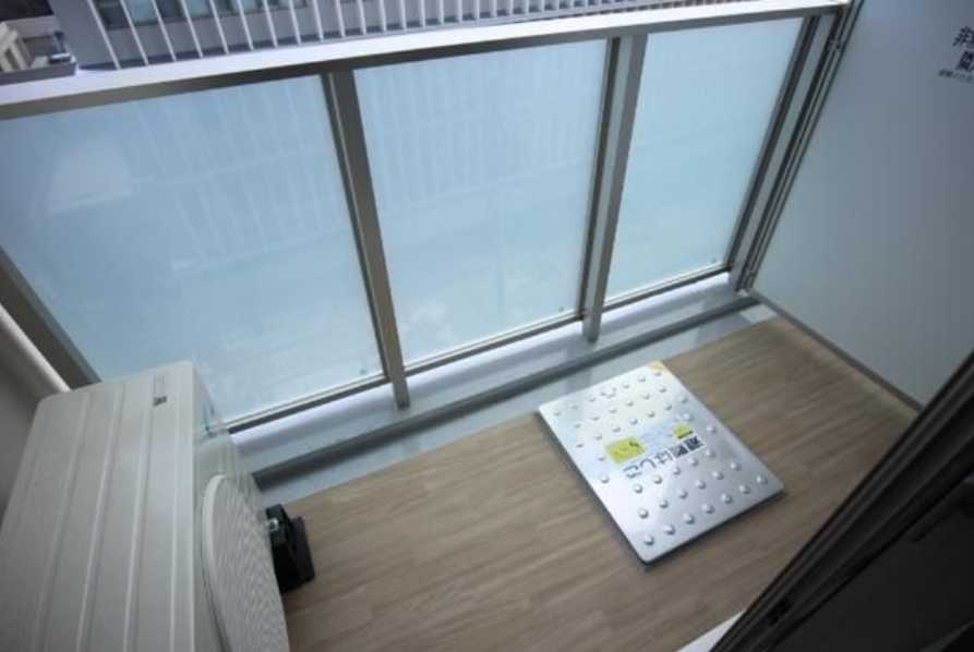 クレヴィアリグゼ世田谷松陰神社前　駅近　ネット0　築浅のバルコニー