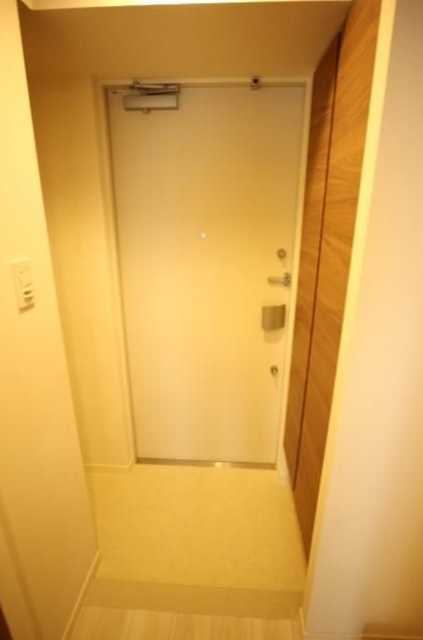 クレヴィアリグゼ世田谷松陰神社前　駅近　ネット0　築浅の玄関