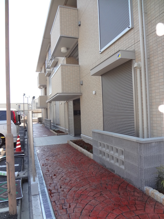 ロイヤルハイツⅡの駐車場|車をお持ちの方に嬉しい駐車場付きの物件です