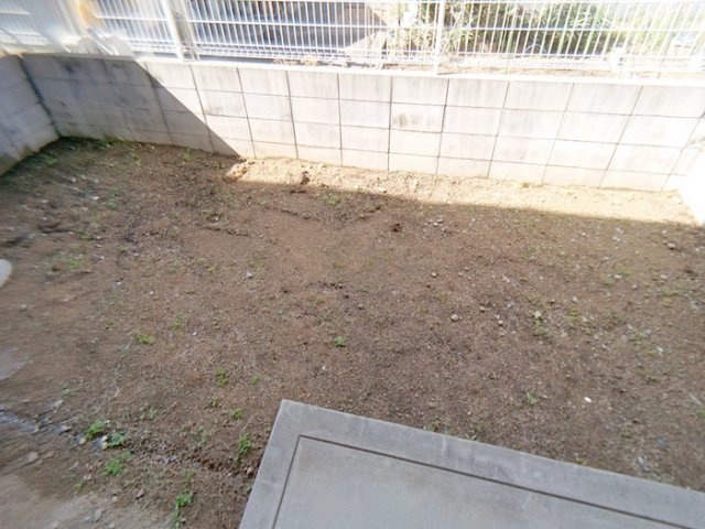 岸和田市上町のハイツの庭