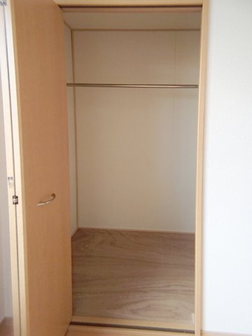 岸和田市上町のハイツの収納