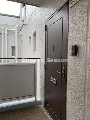 【玄関】 | インターフォン付き玄関ドアです◎