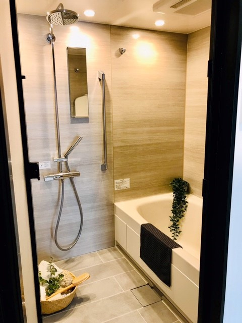 東京ツインパークスライトウイングの浴室|ゆったりと足をのばして疲れた体を癒しませんか？