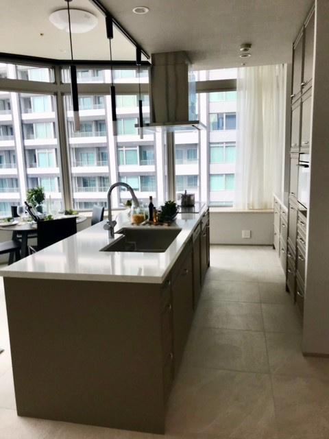 東京ツインパークスライトウイングのキッチン|アイランドキッチン　ＩＨ3口　浄水器　
ビルトインオーブンレンジ　食洗器