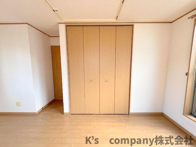 ■高座郡寒川町倉見　中古戸建の収納|洋室10.1帖の収納スペース◇