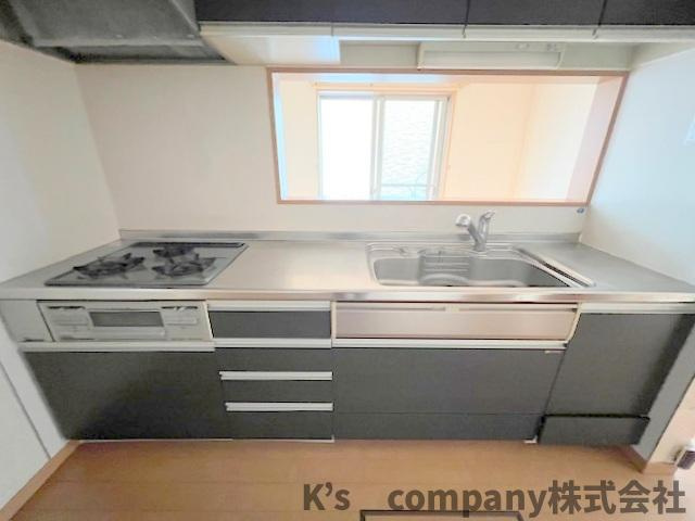 ■高座郡寒川町倉見　中古戸建のキッチン|濃い色調のシックなシステムキッチン☆