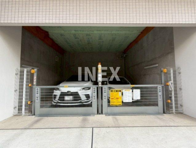 厚木市旭町１丁目の賃貸マンションの駐車場