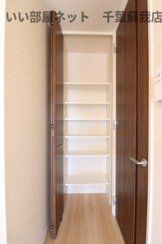 フォンターナの収納|こまごまとしたものを収納できそうですね