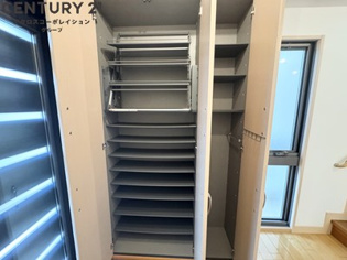 西宮浜4丁目戸建の収納