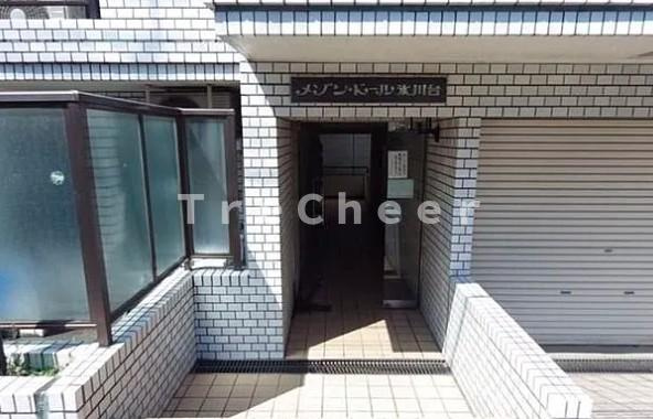 メゾンドール氷川台のエントランス