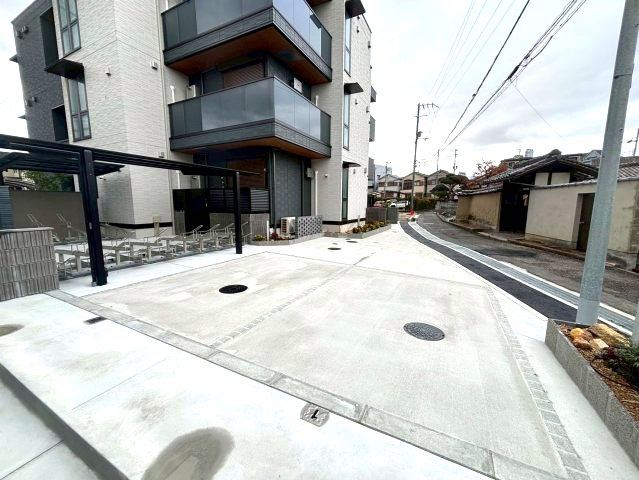CASA　MUKAINOの駐車場
