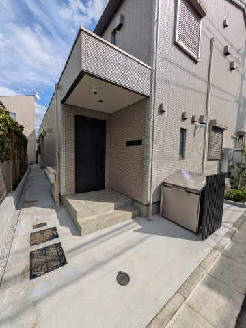 中野区大和町１丁目のアパートのエントランス