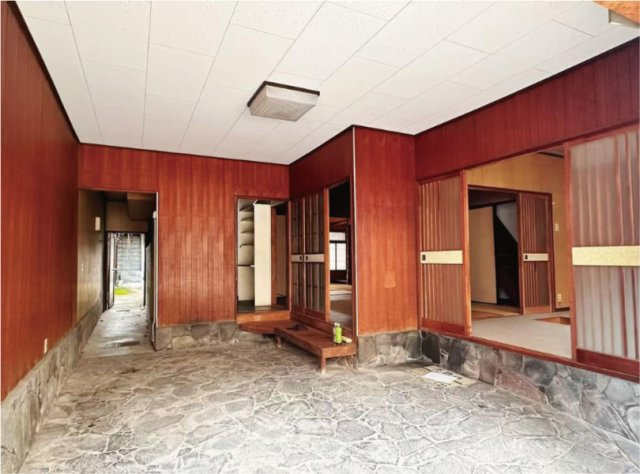 吉文字町の駐車場