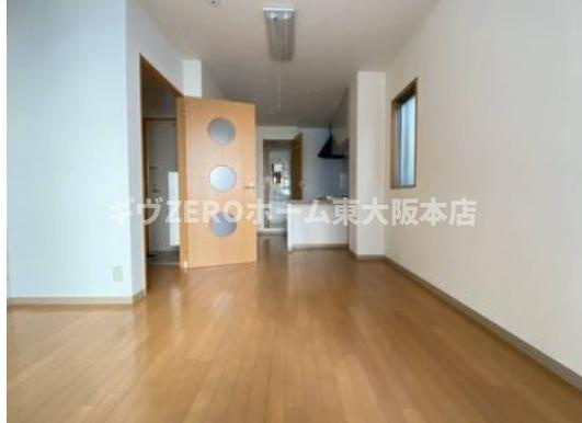 ラカーサ今里の居間・リビング