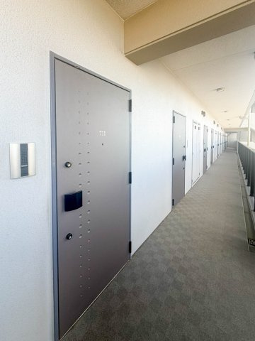 S-RESIDENCE六番町のエントランス|ゆとりのあるエントランスです