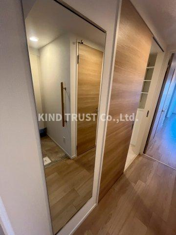 フラットレモンの内装|明るい色調の室内です