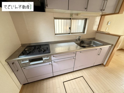 【キッチン】 | 東松山市松葉町2丁目　中古住宅   | 現地(2025年9月撮影)