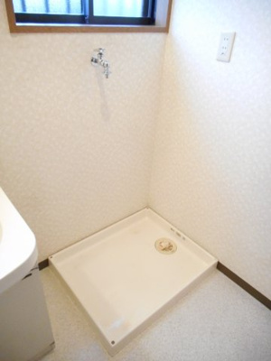 【その他】 | フェアリーズガーデン入西 | 洗濯機置き場です