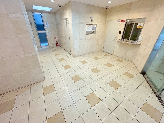 グレンパーク新大阪2のロビー