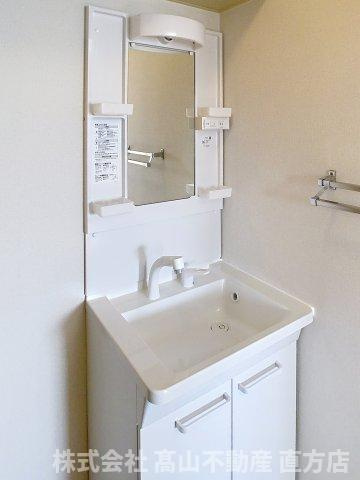 ハウストランキル B棟の洗面所