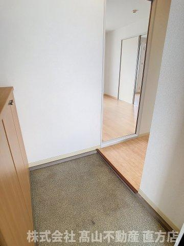 ハウストランキル B棟の玄関