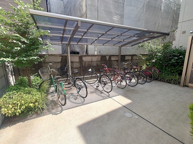 カーサ・ウーノのその他共用部分|★屋根付き自転車駐輪場★