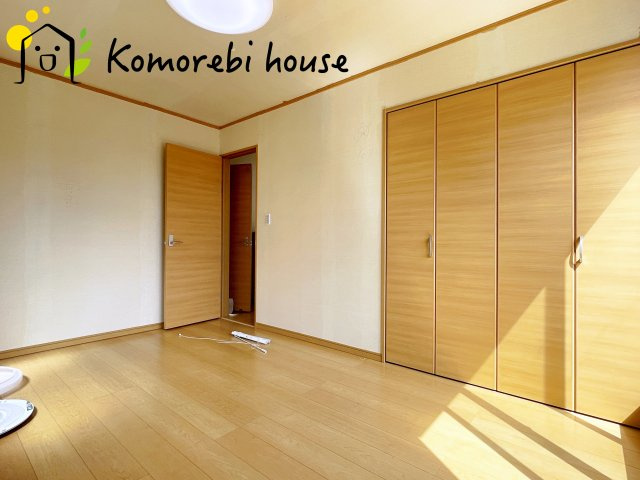 桶川市末広三丁目　中古一戸建ての寝室|開放的な寝室です
