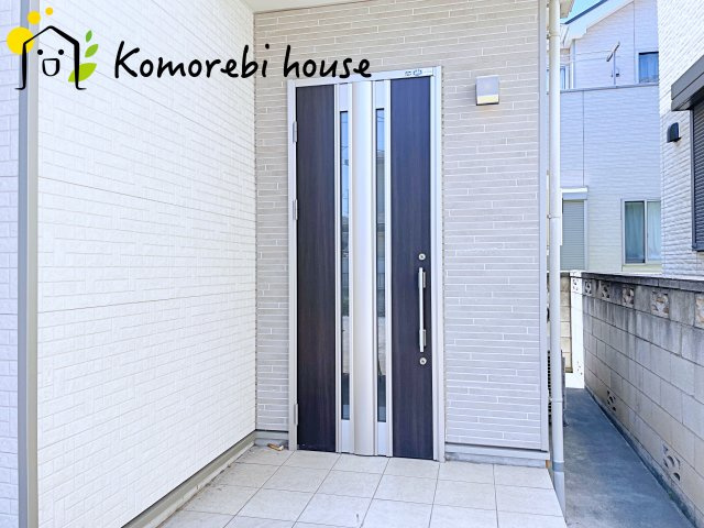 桶川市末広三丁目　中古一戸建ての玄関|26.5.30　撮影済み